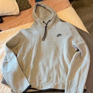 Nike Tech Hoodie!